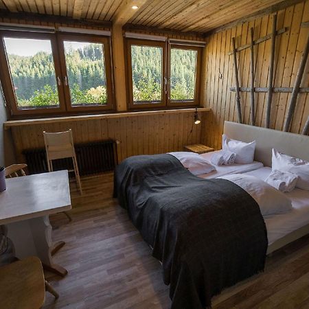 Berghotel Und Restaurant Kraeuter Chalet Furtwangen Eksteriør bilde