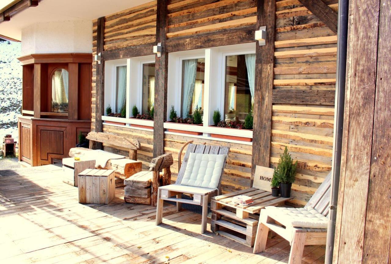 Berghotel Und Restaurant Kraeuter Chalet Furtwangen Eksteriør bilde