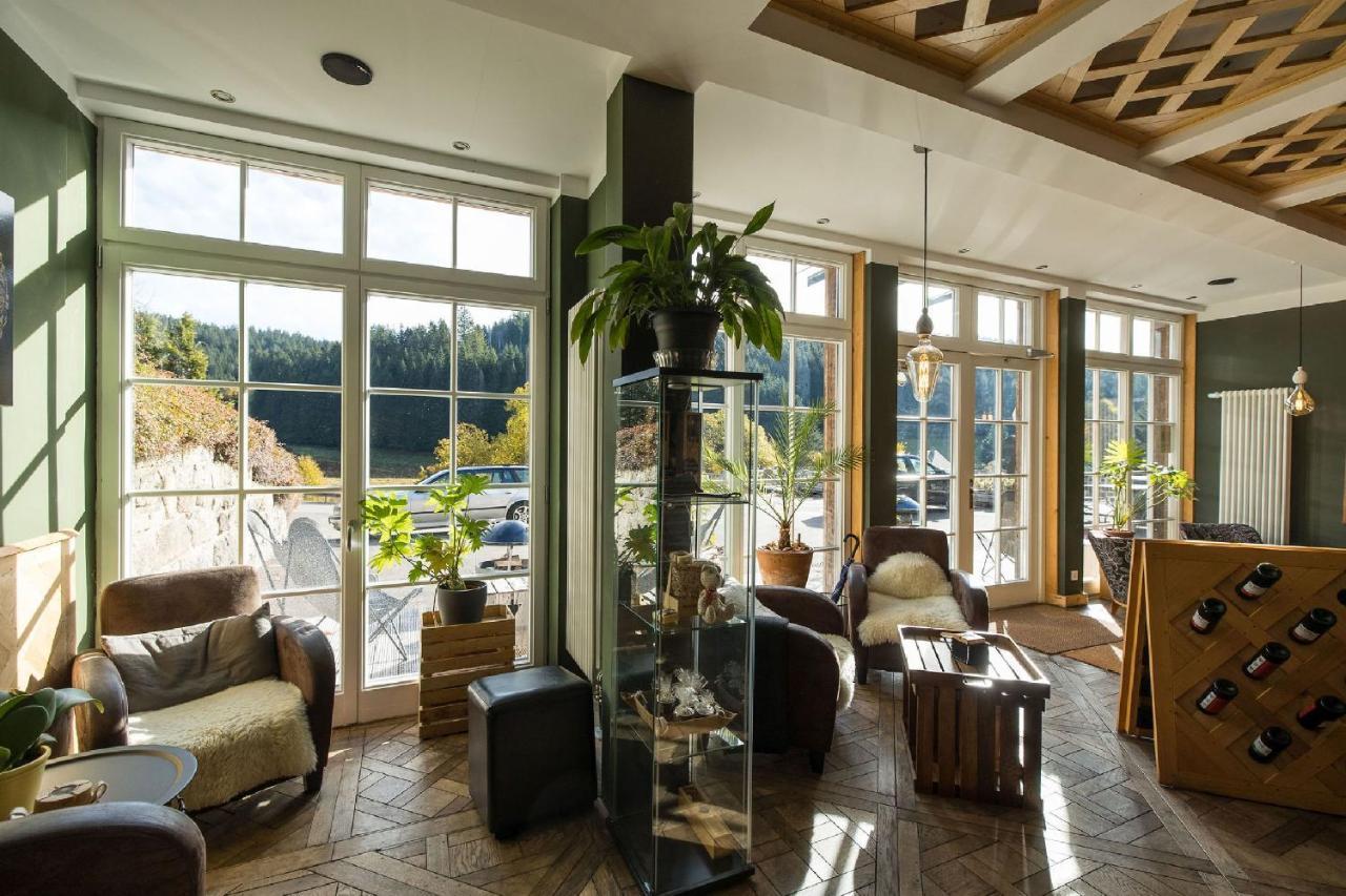 Berghotel Und Restaurant Kraeuter Chalet Furtwangen Eksteriør bilde