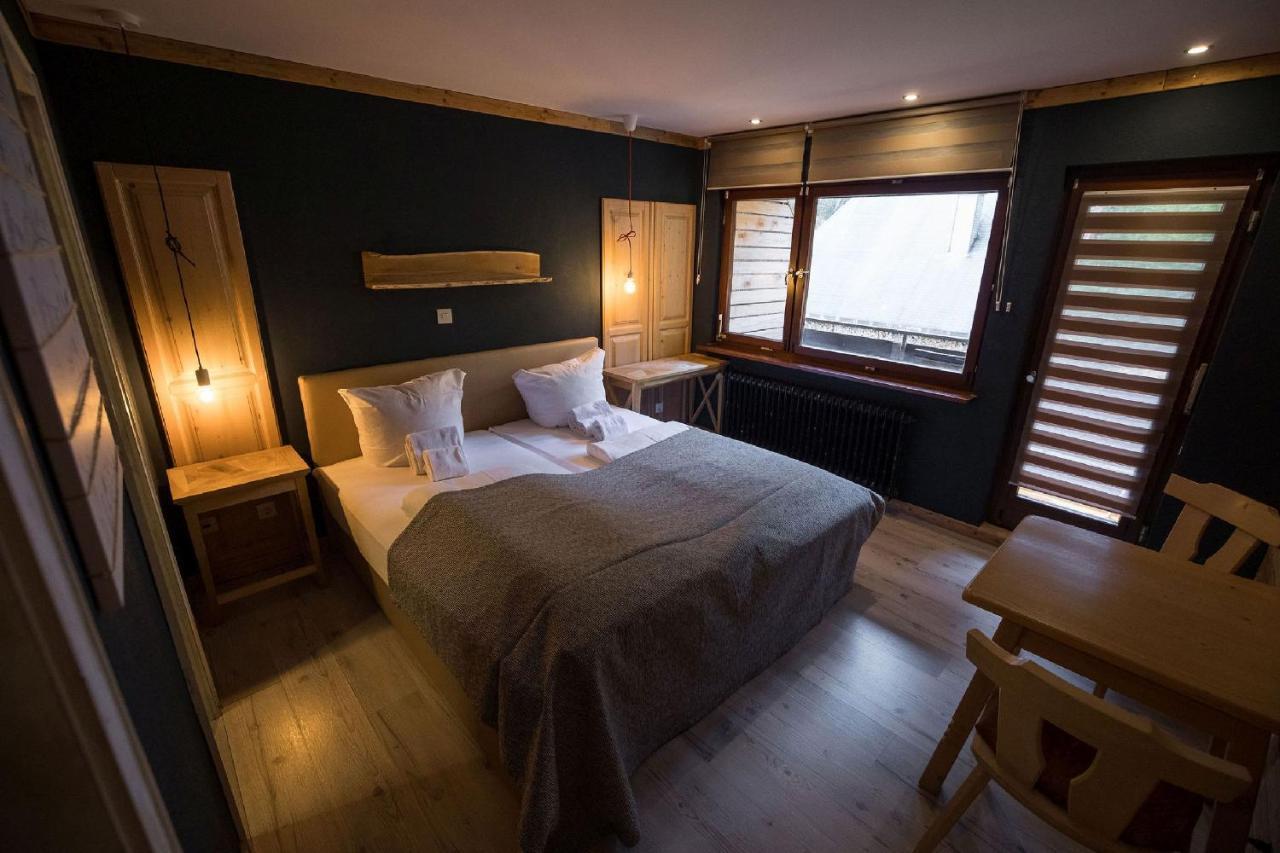 Berghotel Und Restaurant Kraeuter Chalet Furtwangen Eksteriør bilde