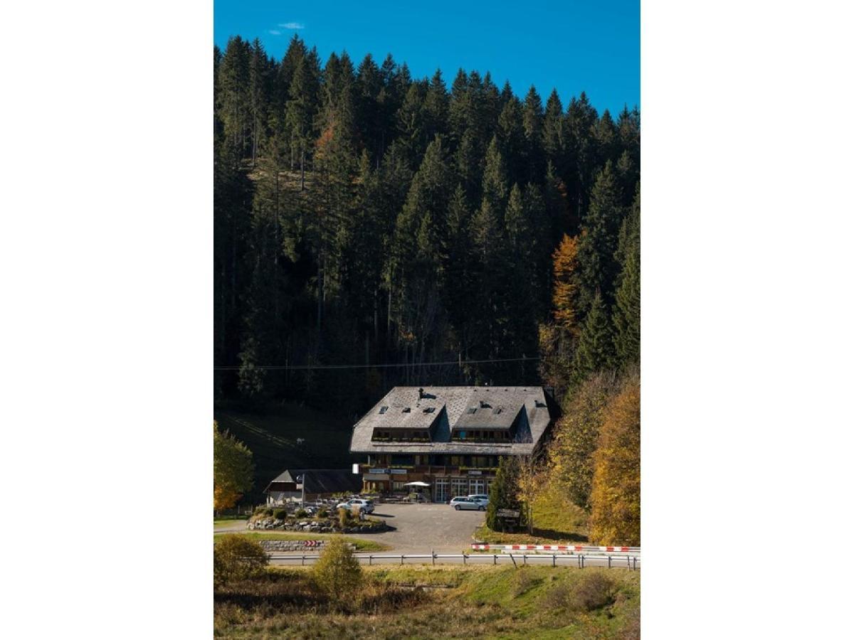 Berghotel Und Restaurant Kraeuter Chalet Furtwangen Eksteriør bilde