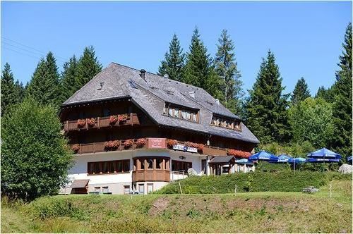 Berghotel Und Restaurant Kraeuter Chalet Furtwangen Eksteriør bilde